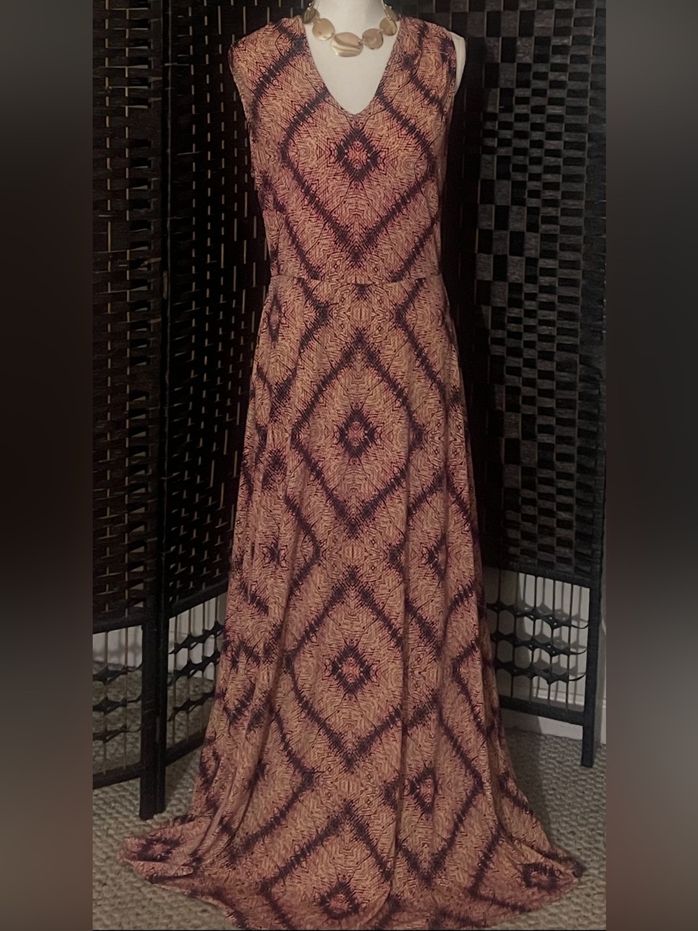Sleeveless Pink & Black Diamond Maxi Dress